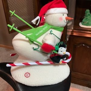 2012 Hallmark Singing snowman skiing